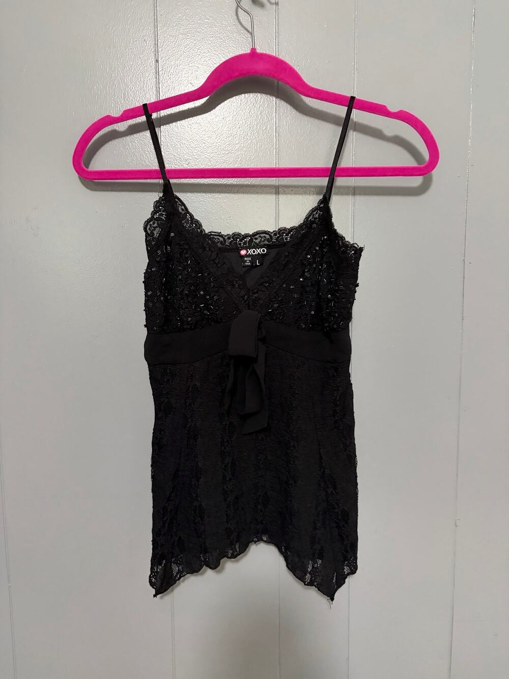 Vintage Y2K XOXO Black Lace Beaded Bow Sharkbite Hem V-neck Camisole Top L